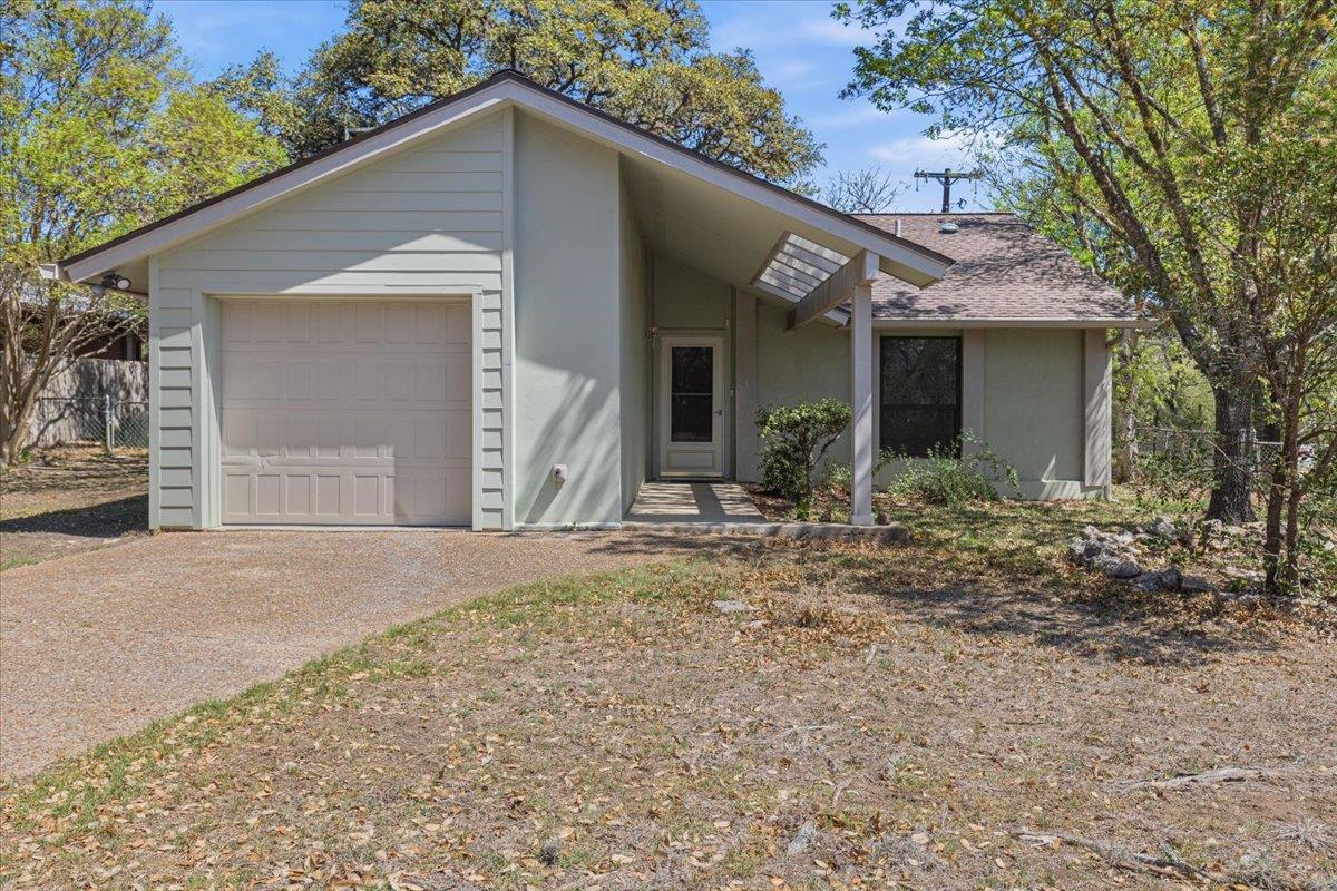 View 1604 Stokes Dr Unit #A in Oak Heights 1604 Stokes Dr Unit #A - property photo 1 - Luxury home in Oak Heights, San Marcos, TX