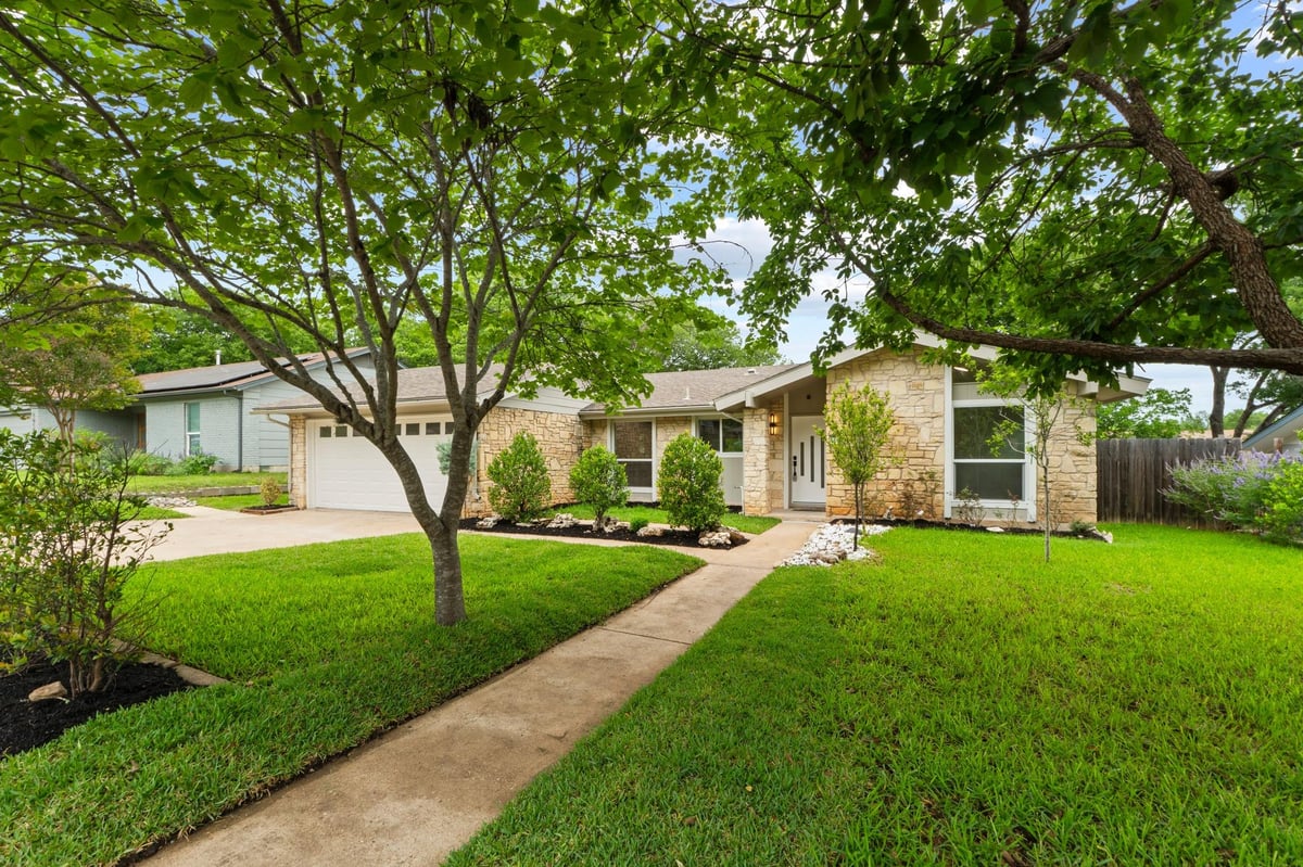 View 1608 Springer in Quail Creek West Ph 02 Sec 01 1608 Springer - front exterior - Luxury home in Quail Creek West Ph 02 Sec 01, Austin, TX