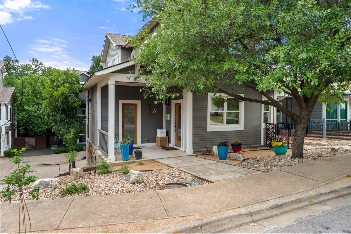 1609 W 8th St Unit #A - front exterior - Luxury home in West 08 Street Condo, Austin, TX