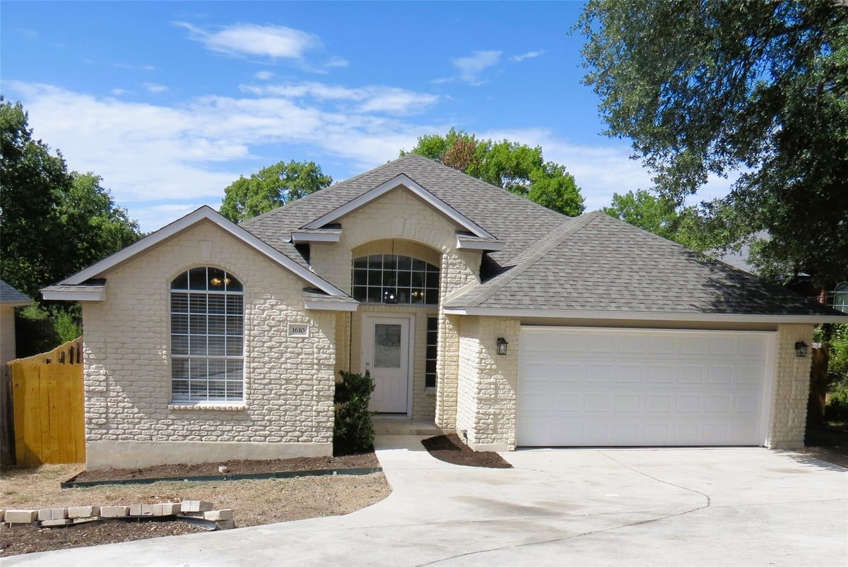 View 1610 Ramona Cir in Oak Knoll 1610 Ramona Cir - property photo 1 - Luxury home in Oak Knoll, San Marcos, TX