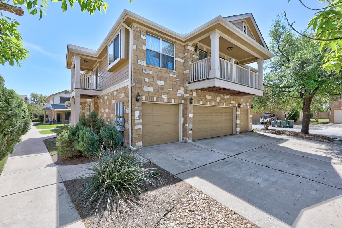 View 16100 S Great Oaks Dr Unit #2103 in Cat Hollow Condo 16100 S Great Oaks Dr Unit #2103 - property photo 1 - Luxury home in Cat Hollow Condo, Round Rock, TX