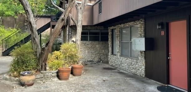 View 1612 East Side DR Unit #B in Archer Roy C 1612 East Side DR Unit #B - property photo 1 - Luxury home in Archer Roy C, Austin, TX