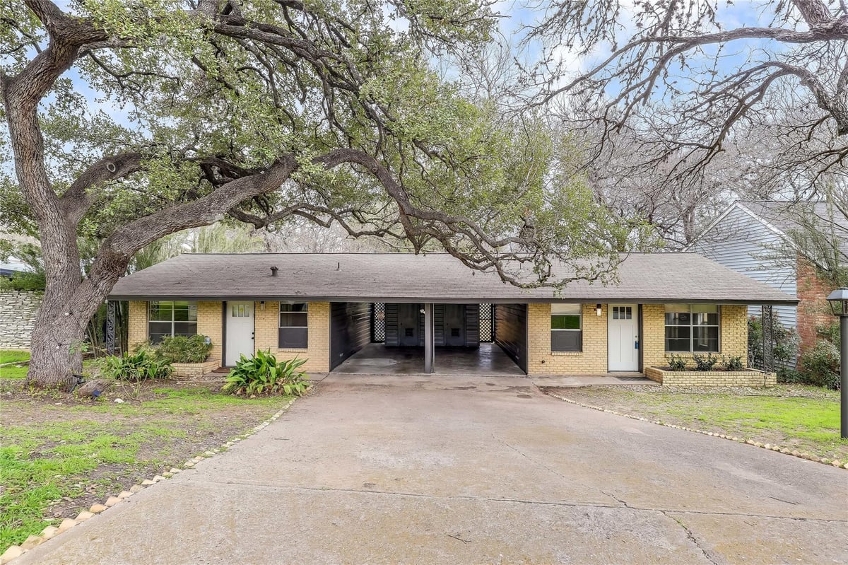 View 1612 Elmhurst DR Unit #B in Elmhurst Heights 1612 Elmhurst DR Unit #B - property photo 1 - Luxury home in Elmhurst Heights, Austin, TX