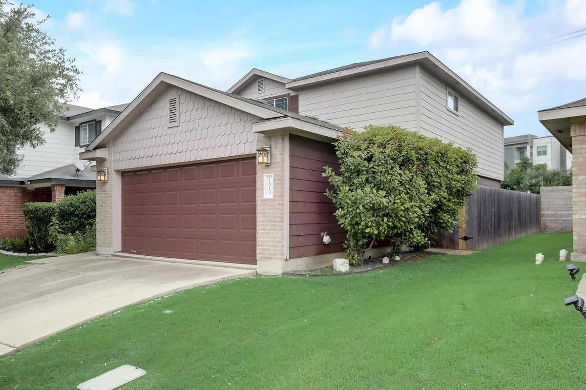 1613 Coriander Dr - front exterior - Luxury home in Riverside Meadows Sec 02, Austin, TX