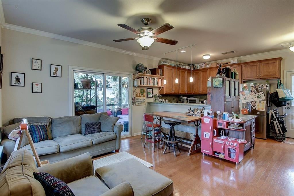 View 1613 W 12th ST Unit #B in Spear G W 1613 W 12th ST Unit #B - property photo 1 - Luxury home in Spear G W, Austin, TX