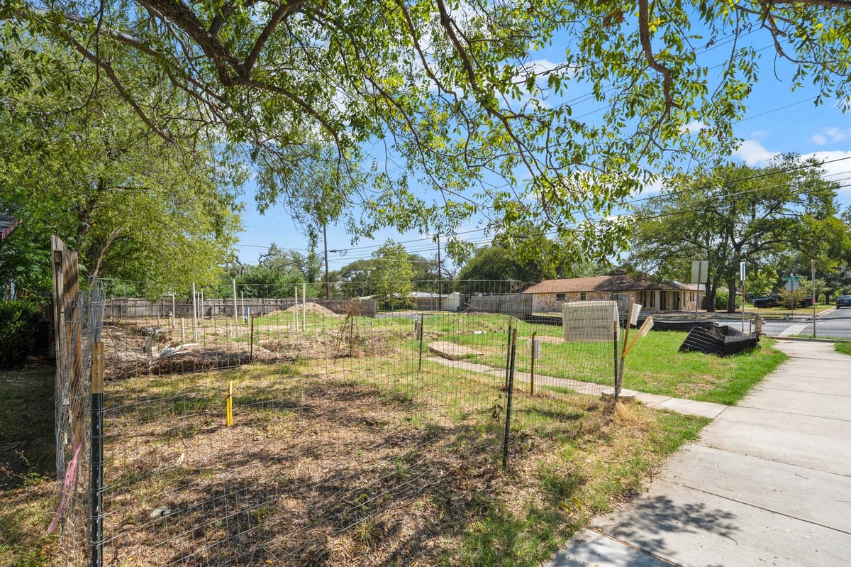 View 1614 Suffolk DR in Austin 1614 Suffolk DR, photo 1, Austin, Austin, TX