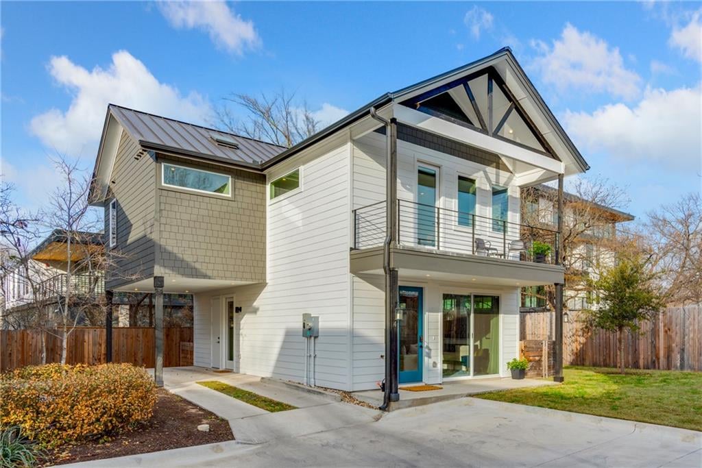 View 1615 S 2nd ST Unit #4 in Bouldin Place Condos 1615 S 2nd ST Unit #4 - property photo 1 - Luxury home in Bouldin Place Condos, Austin, TX