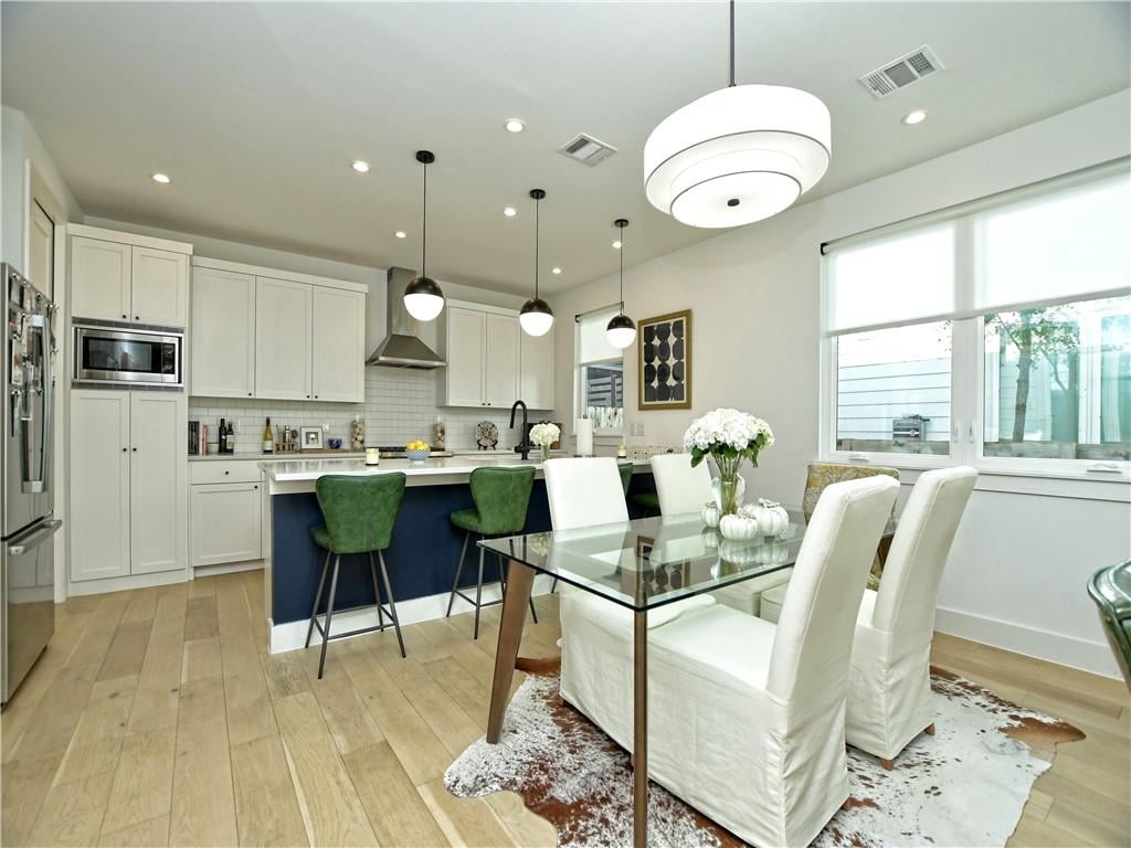 View 1615 S 2nd ST Unit #7 in Bouldin Creek 1615 S 2nd ST Unit #7 - property photo 1 - Luxury home in Bouldin Creek, Austin, TX