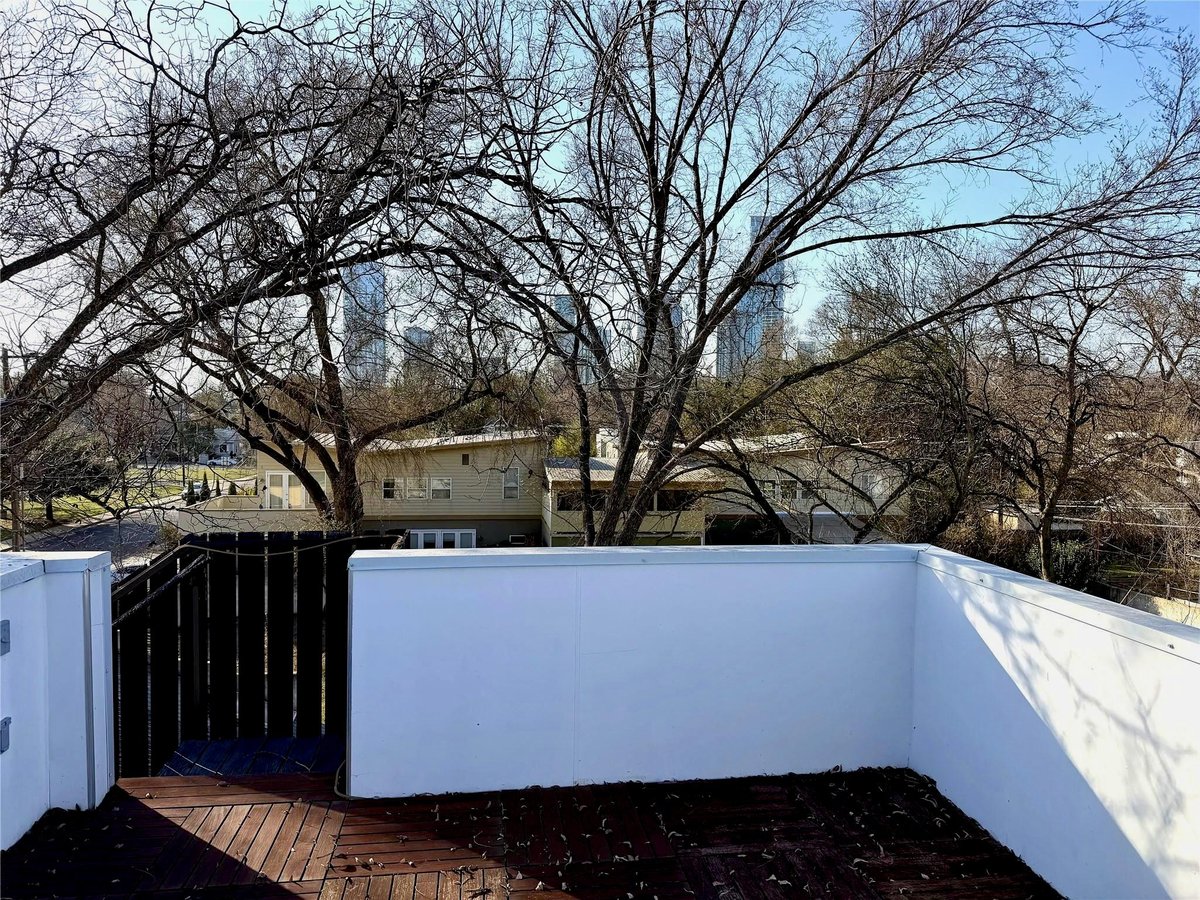 Living area at 1616 Haskell St Unit #A - 2 bed 2 bath home