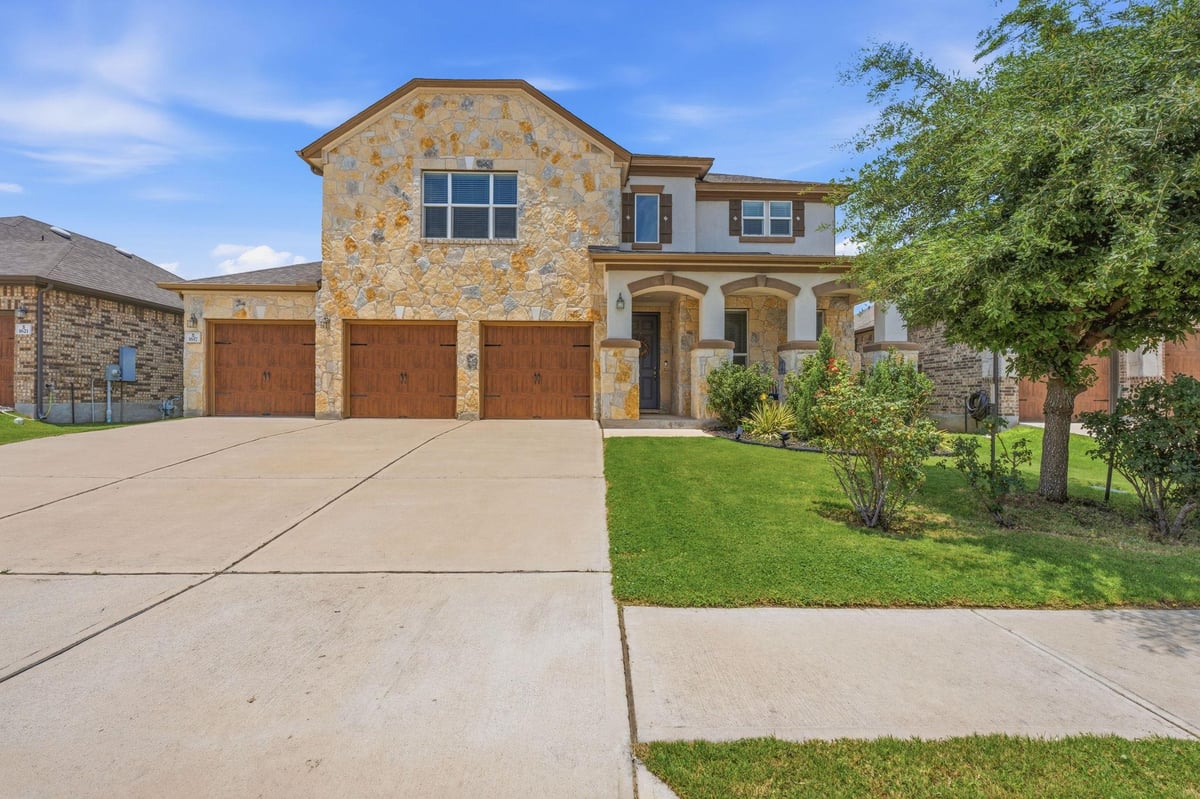 View 1617 Quynn LN in Mason Ranch Ph 1 Sec 6 1617 Quynn LN - front exterior - Luxury home in Mason Ranch Ph 1 Sec 6, Leander, TX
