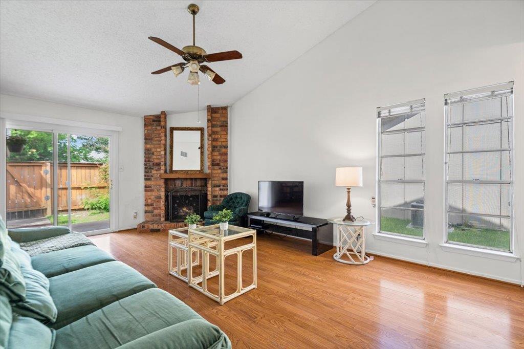 View 1617 W Braker LN Unit #B in Gracy Meadow Condo Amd 1617 W Braker LN Unit #B - front exterior - Luxury home in Gracy Meadow Condo Amd, Austin, TX