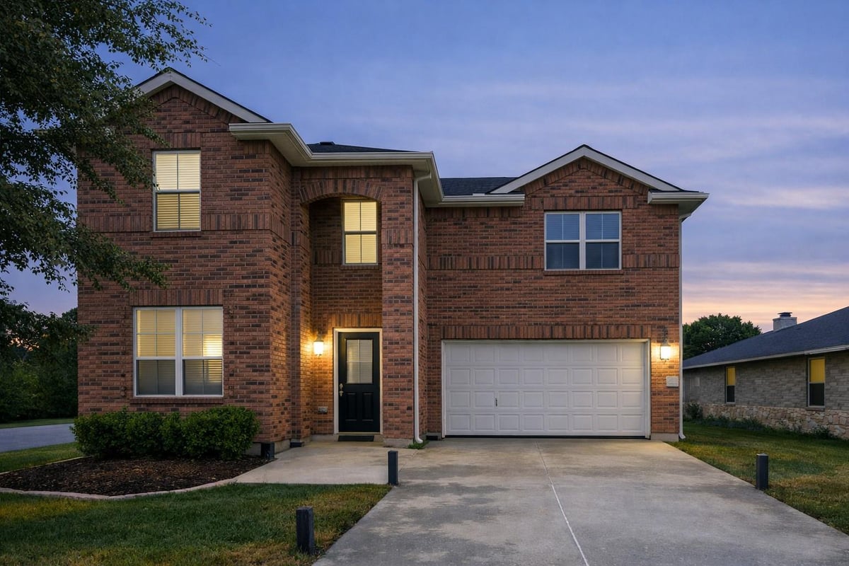 1618 Ashberry TRL - front exterior - Luxury home in Summer Crest Sec 03, Georgetown, TX