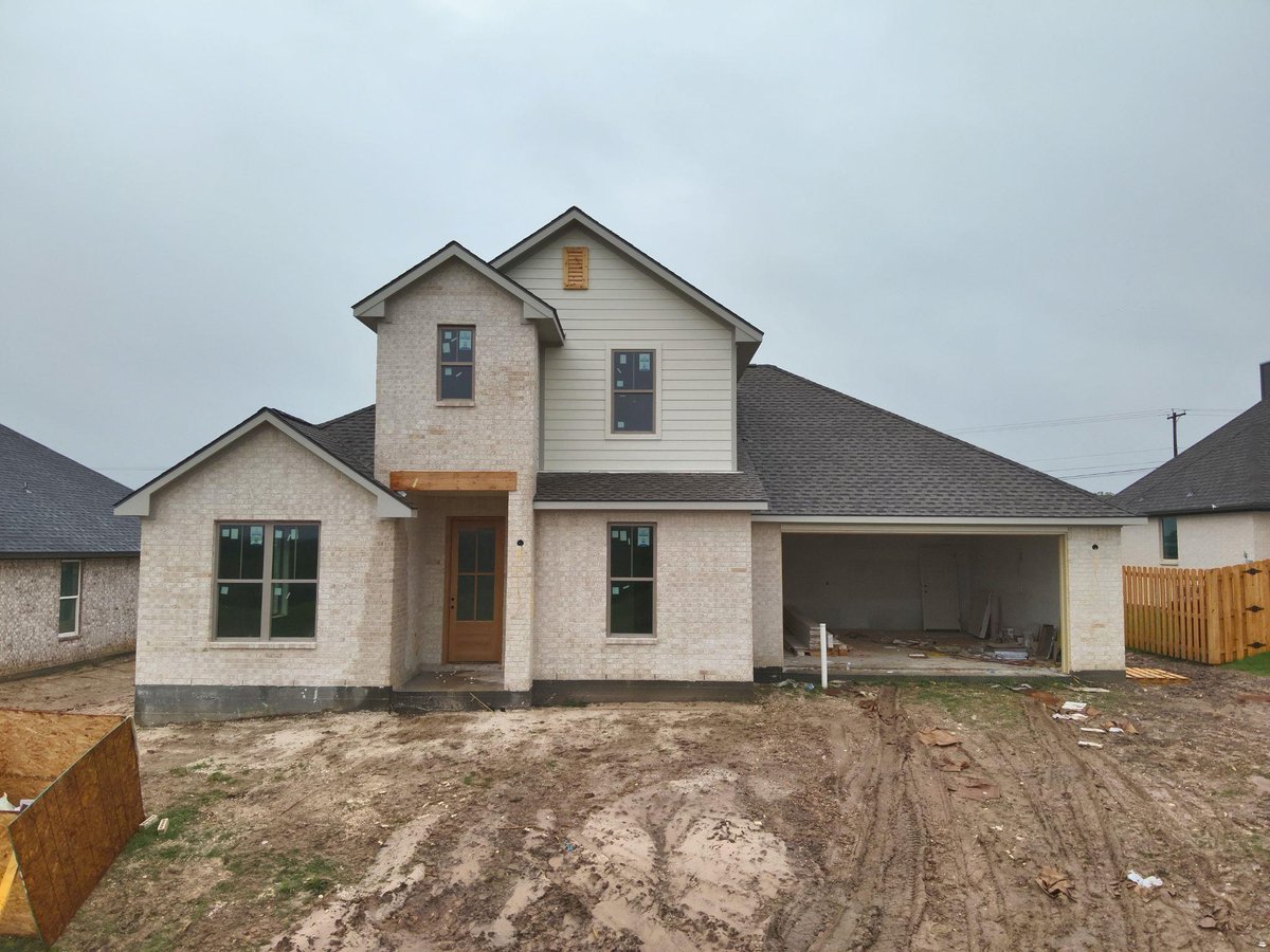 View 162 Buffalo Ridge Rd in Buffalo Ridge 162 Buffalo Ridge Rd - front exterior - Luxury home in Buffalo Ridge, Giddings, TX