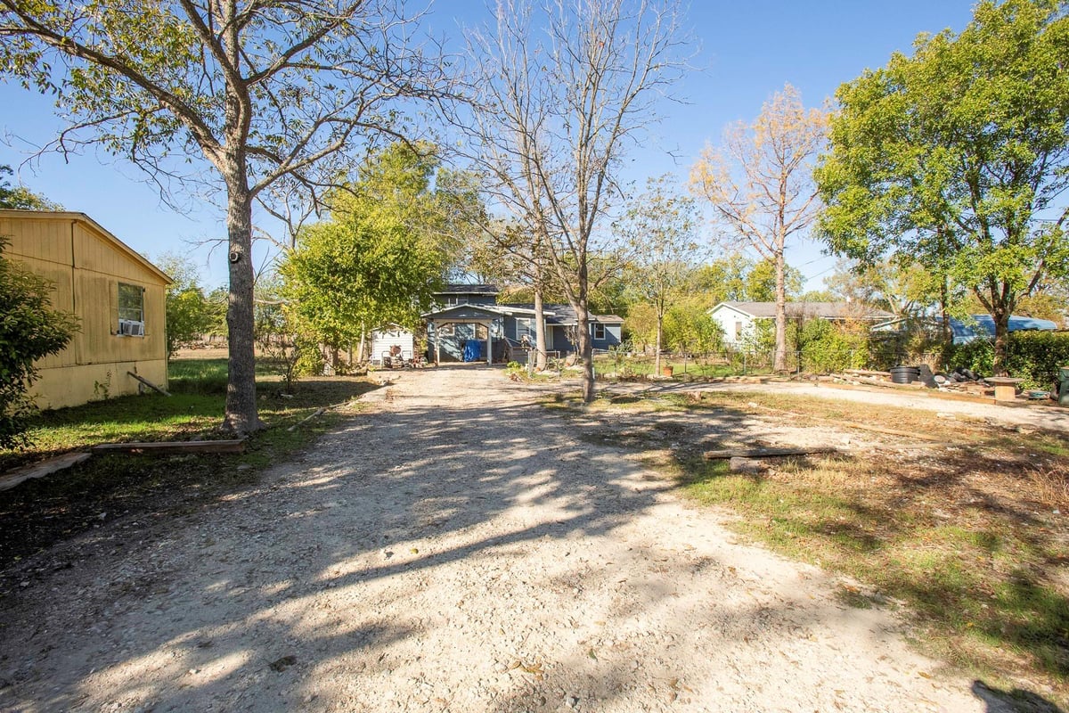 View 162 Mendoza Ln in Lifschultz 162 Mendoza Ln - front exterior - Luxury home in Lifschultz, Buda, TX