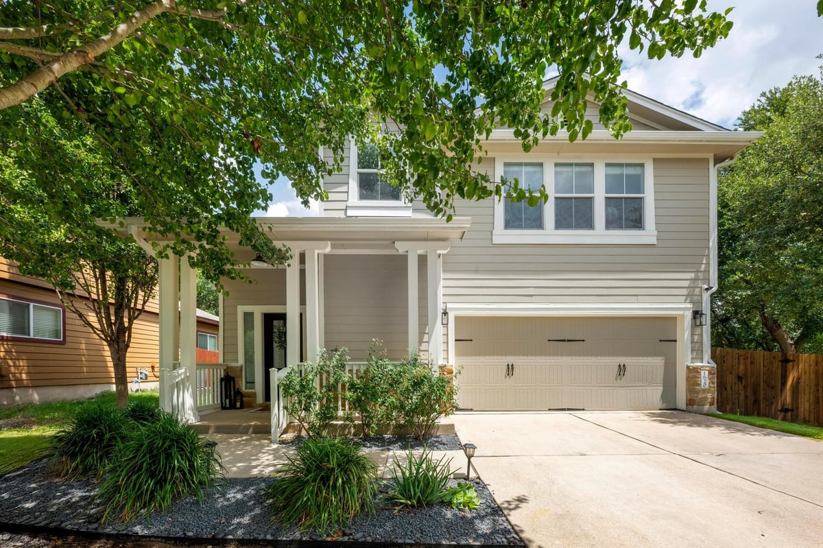 View 1620 Rockland Dr in Sweetwater Glen Condo Amd 1620 Rockland Dr - front exterior - Luxury home in Sweetwater Glen Condo Amd, Austin, TX