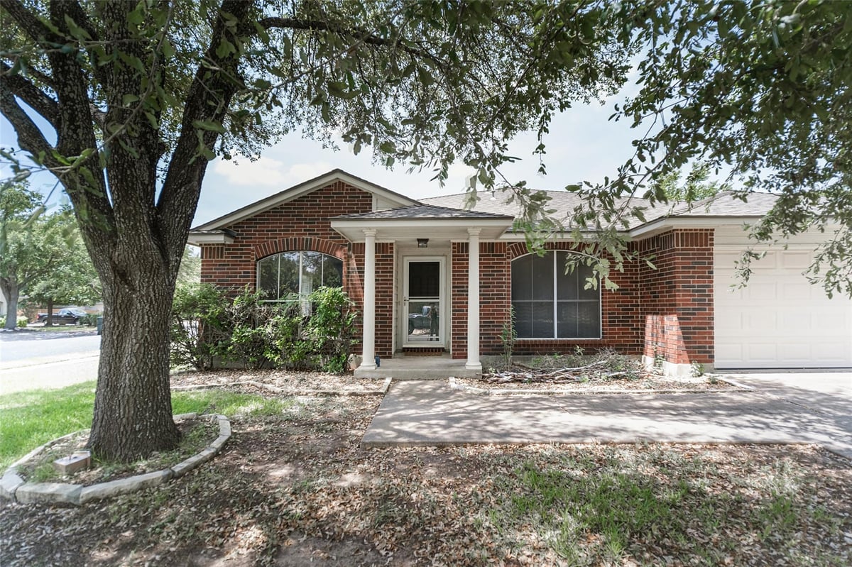 View 16201 Mones LN in Block House Creek Sec 502 16201 Mones LN - property photo 1 - Luxury home in Block House Creek Sec 502, Leander, TX