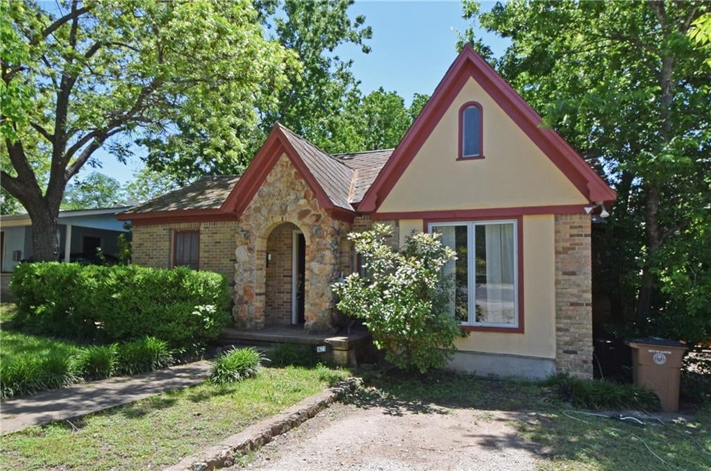View 1623 Palma PLZ in n/a 1623 Palma PLZ - property photo 1 - Luxury home in n/a, Austin, TX