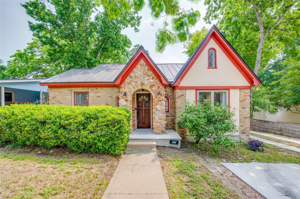 View 1623 Palma PLZ Unit #A in Spear G W 1623 Palma PLZ Unit #A - property photo 1 - Luxury home in Spear G W, Austin, TX