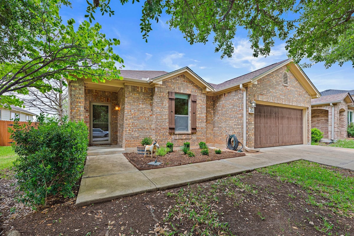 View 1624 Bayland St in Chisholm Crossing 1624 Bayland St - front exterior - Luxury home in Chisholm Crossing, Round Rock, TX
