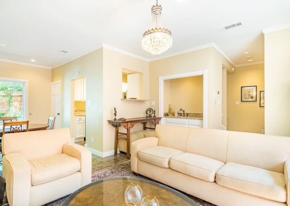 View 1626 Palma PLZ Unit #2 in Enfield Plaza Condo 1626 Palma PLZ Unit #2 - property photo 1 - Luxury home in Enfield Plaza Condo, Austin, TX