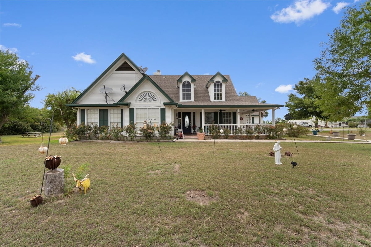 View 16351 Fm 1660 in Hilltop Acres 16351 Fm 1660 - front exterior - Luxury home in Hilltop Acres, Taylor, TX