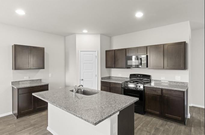 Living area at 164 Linnet Cres - 5 bed 2 bath home