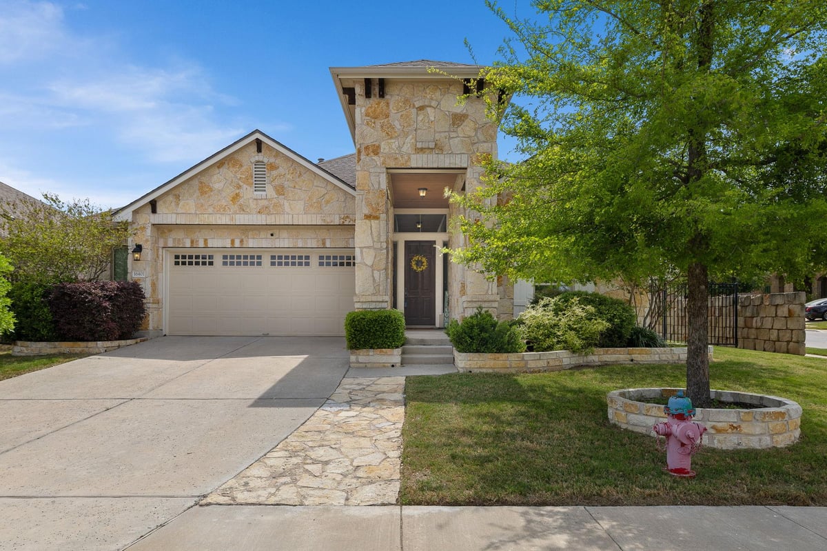View 16401 Pallazo Dr in Sorento Ph 1 16401 Pallazo Dr - property photo 1 - Luxury home in Sorento Ph 1, Pflugerville, TX