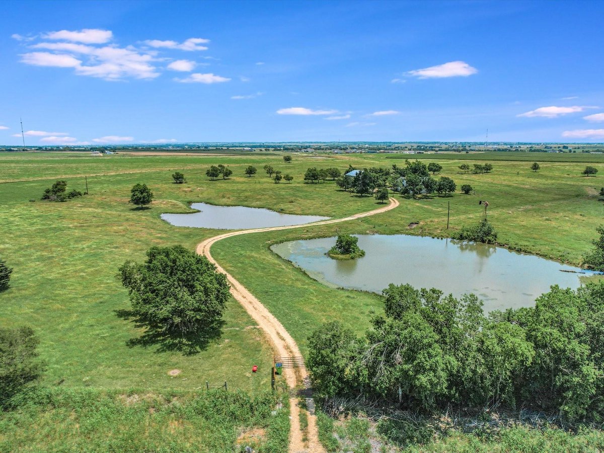 View 16421 Tx-95 Hwy in Rodriques P. SUR. 16421 Tx-95 Hwy - aerial view with 16421 Tx-95 Hwy in Coupland - Luxury lot in Rodriques P. SUR., Coupland, TX