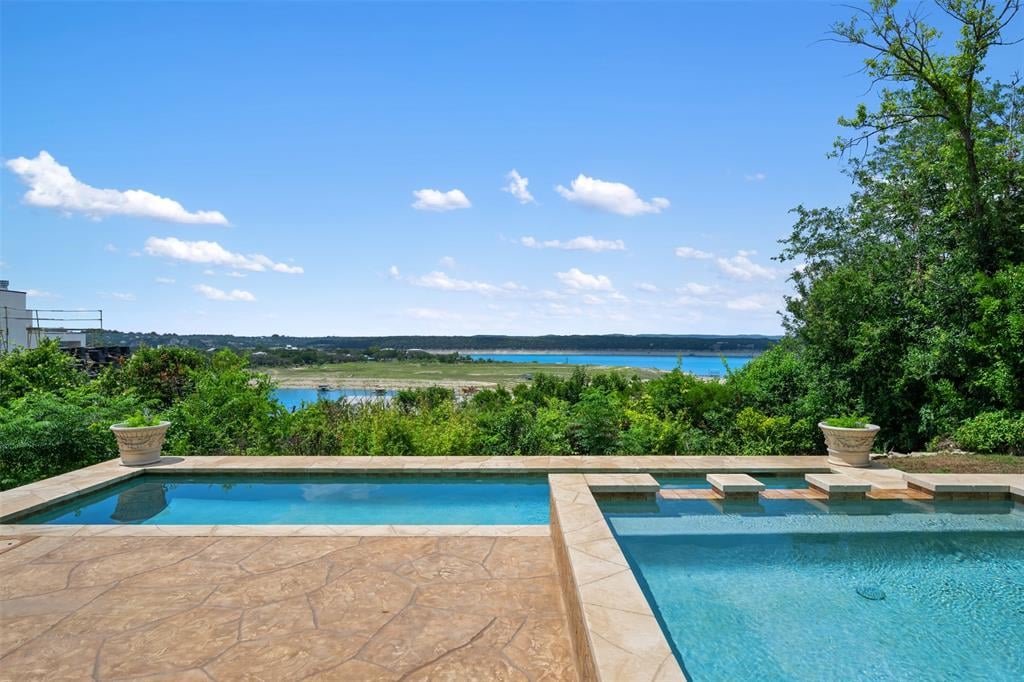 View 16429 Lake Loop Dr in Buffalo Gap 16429 Lake Loop Dr - front exterior - Luxury home in Buffalo Gap, Austin, TX