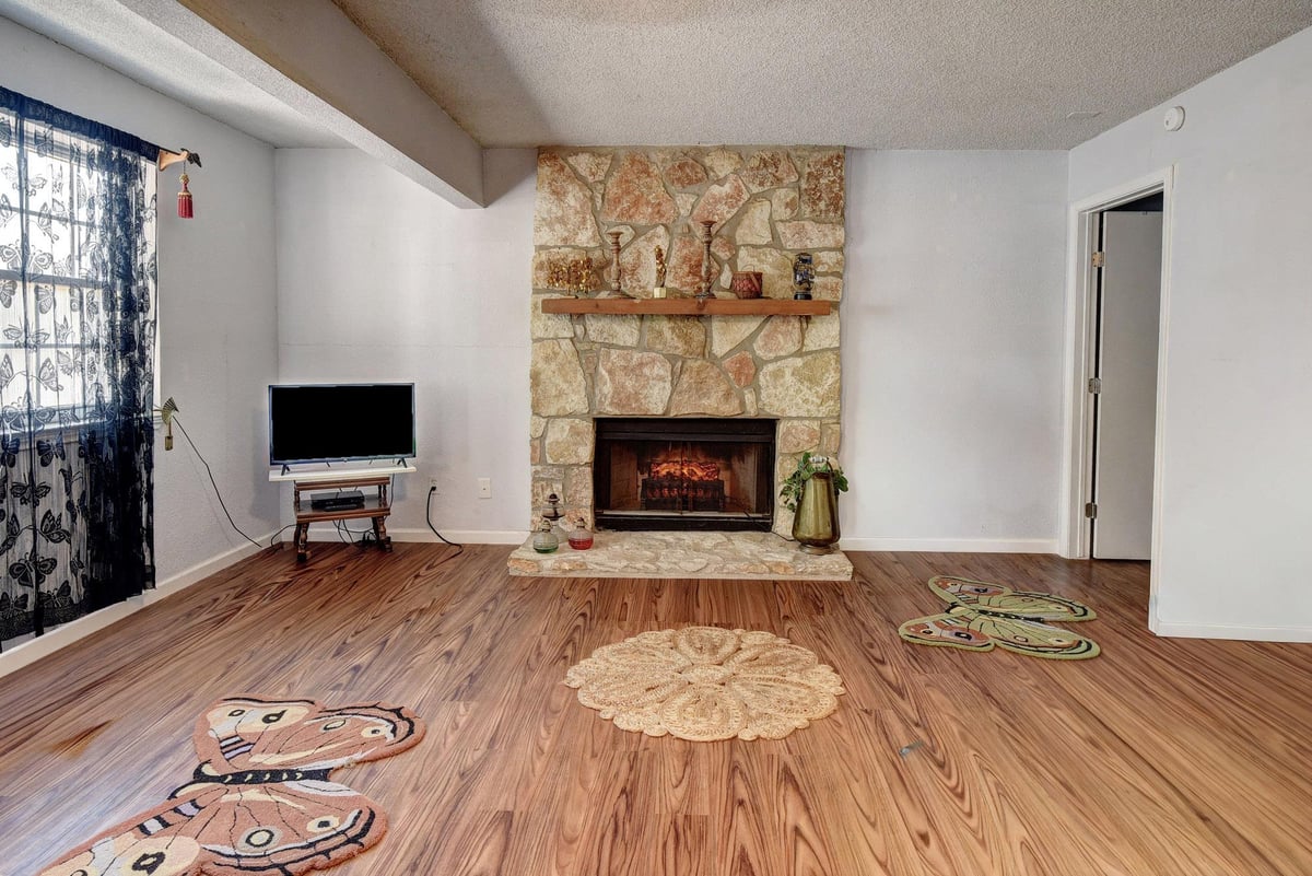 Bathroom at 165 Thousand Oaks Dr - 3 bed 2 bath home