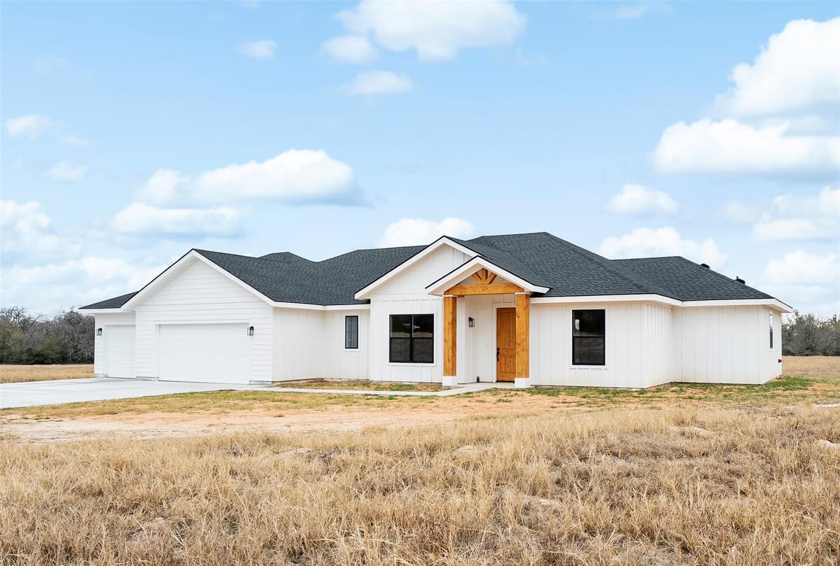 View 16544 Fm 112 in Shilo Oaks 16544 Fm 112 - front exterior - Luxury home in Shilo Oaks, Thrall, TX