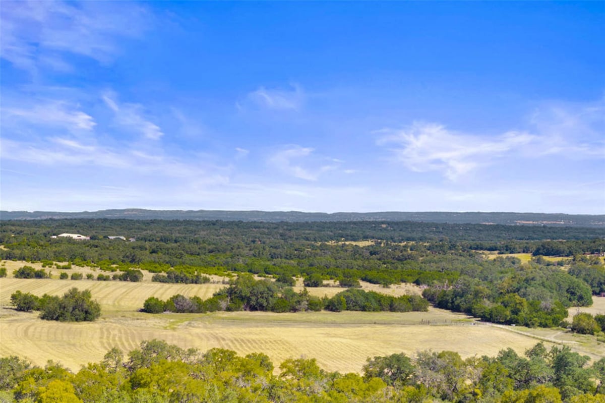 Living area at 1655 N Walnut Springs Rd - The Preserve at Walnut Springs, Johnson City, TX