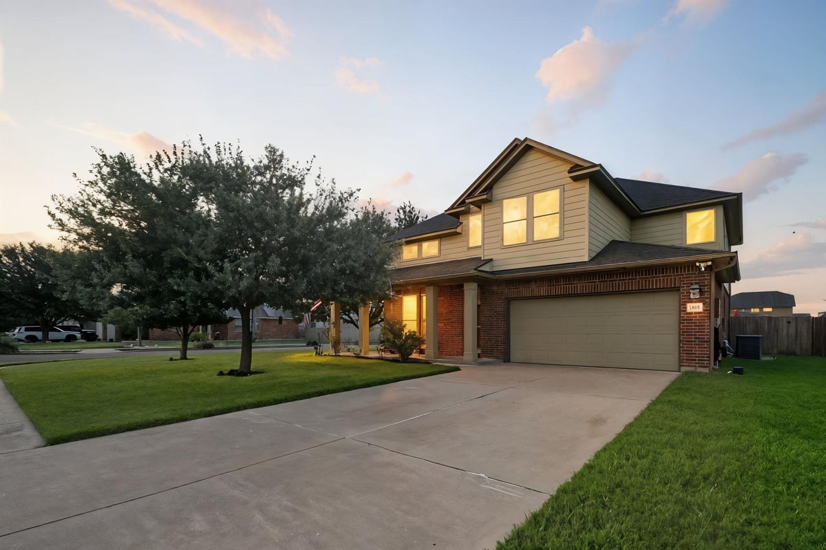 View 1661 Twin Cv in Bunton Creek Ph 4 1661 Twin Cv - property photo 1 - Luxury home in Bunton Creek Ph 4, Kyle, TX