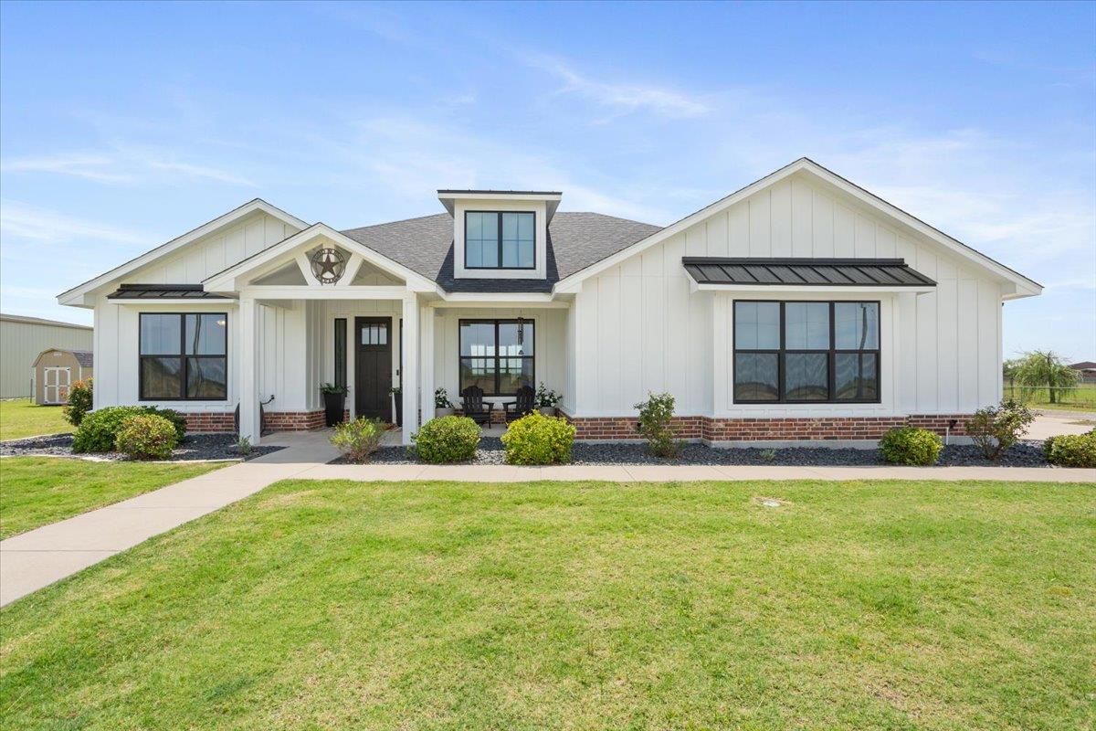 View 16649 Sypert School RD in Sypert School Road Estates Rep 16649 Sypert School RD - property photo 1 - Luxury home in Sypert School Road Estates Rep, Holland, TX