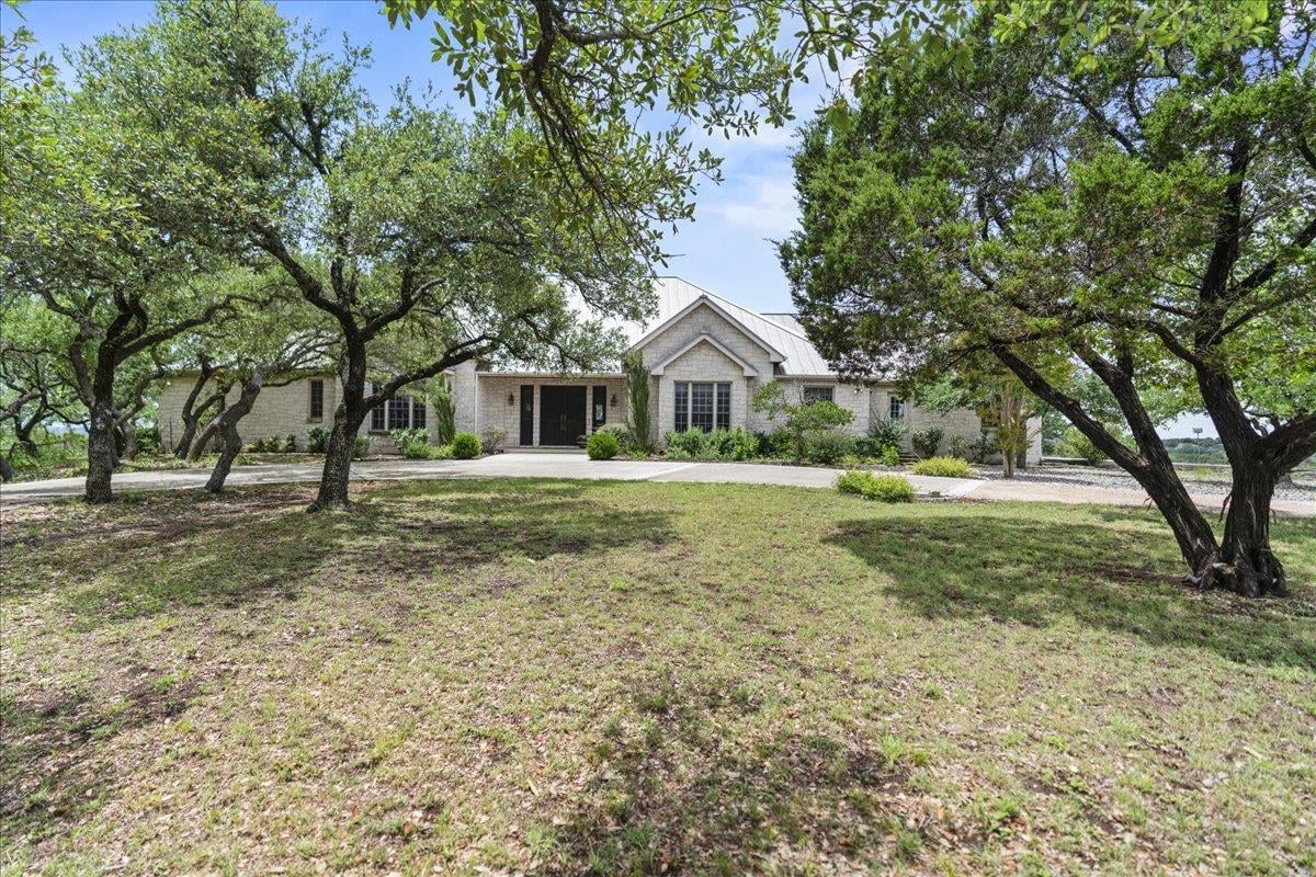 Living area at 167 Wimberley Ranch Dr - 3 bed 3 bath home