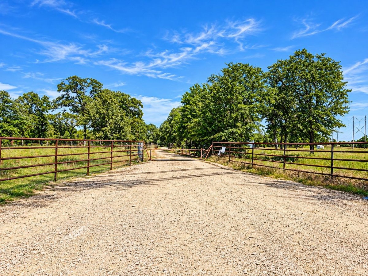 View 1673 Lange RD in Ledbetter 1673 Lange RD, photo 1 of 10, Ledbetter, Ledbetter, TX