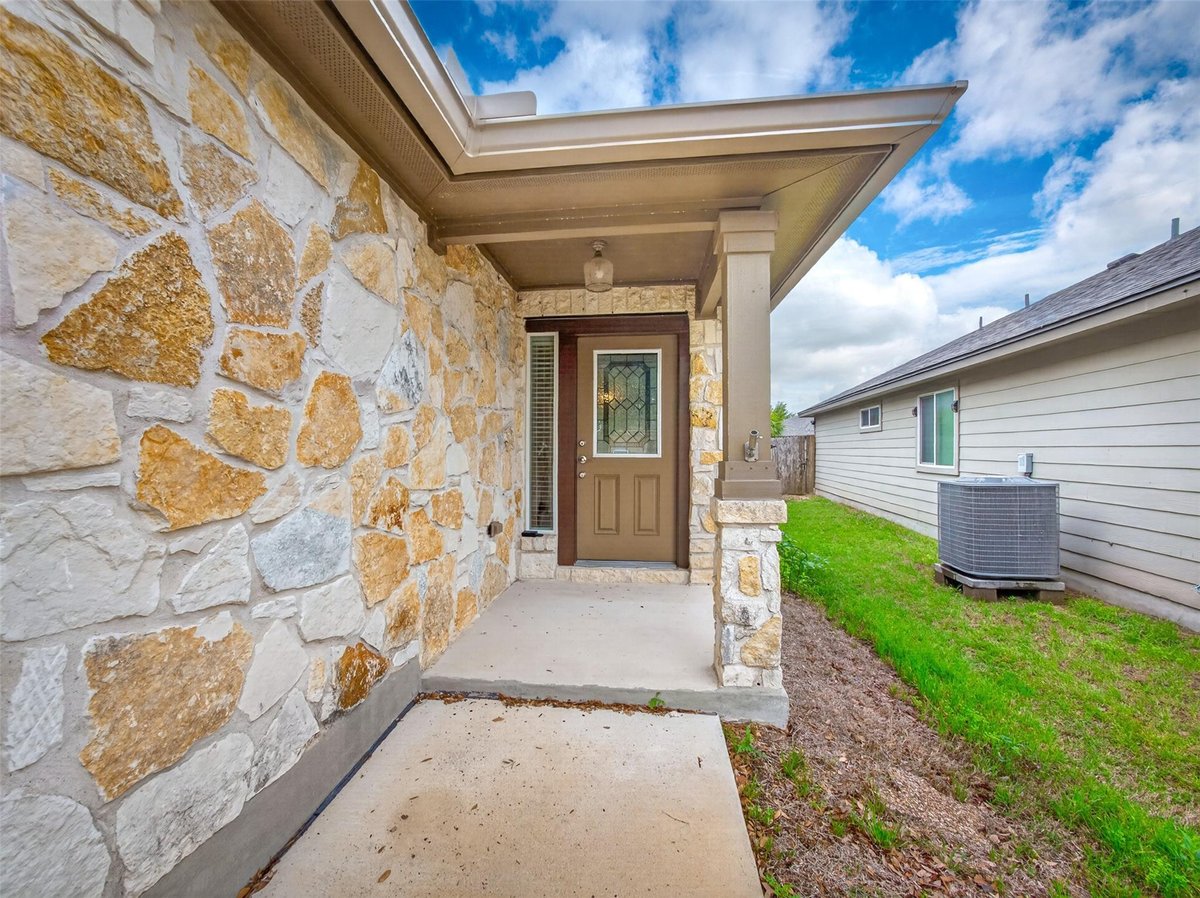Kitchen at 168 Cazador Dr - 3 bed 2 bath home