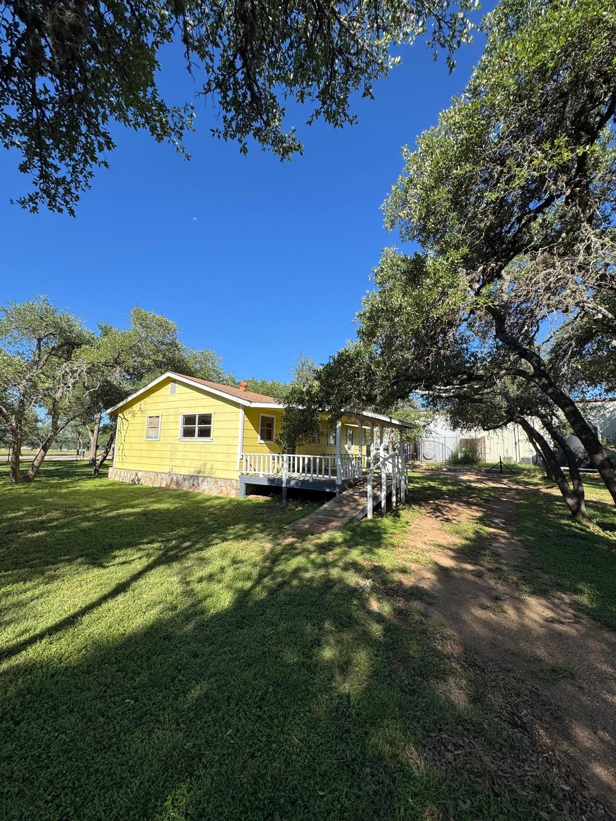 Bathroom at 16804 Fitzhugh Rd - Wildwood Hills Sec 1, Dripping Springs, TX