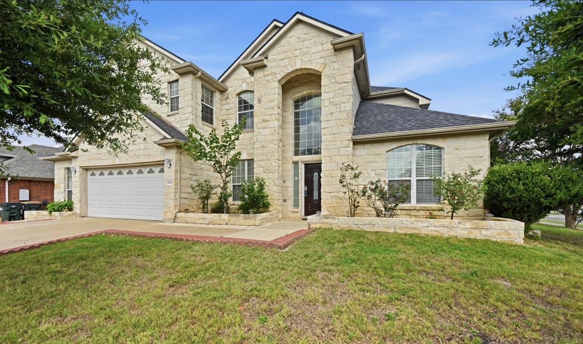 View 1689 Amberwood LOOP in Amberwood Ph One 1689 Amberwood LOOP - front exterior - Luxury home in Amberwood Ph One, Kyle, TX