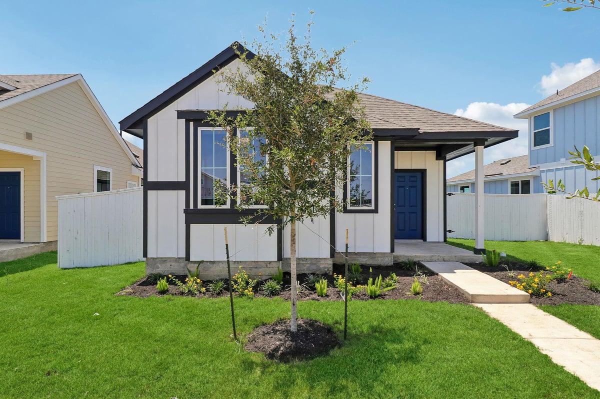 View 169 Cider Creek DR in Harvest Ridge 169 Cider Creek DR - property photo 1 - Luxury home in Harvest Ridge, Elgin, TX