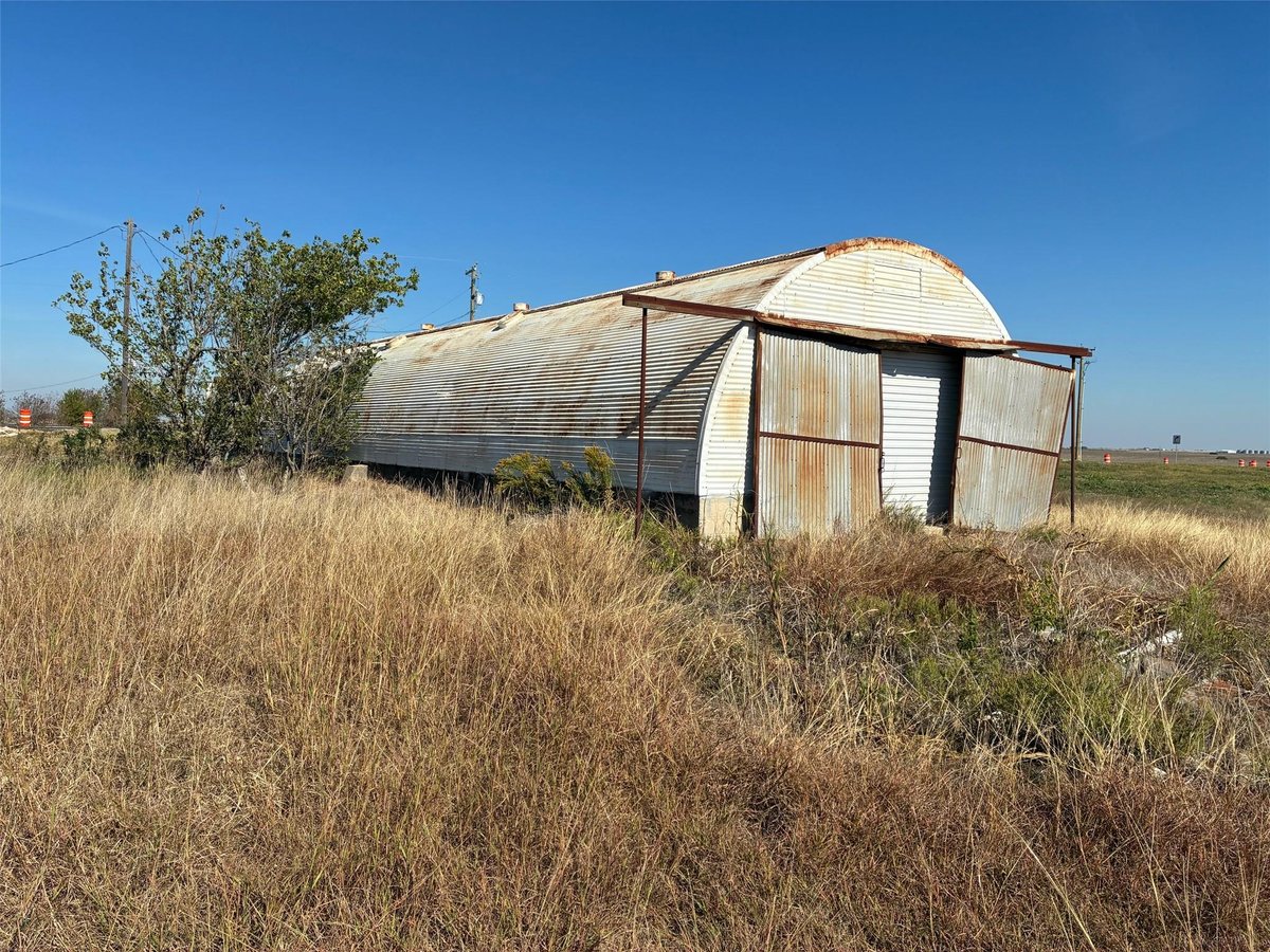 Kitchen at 16950 Fm 971 - Granger rural, Granger, TX