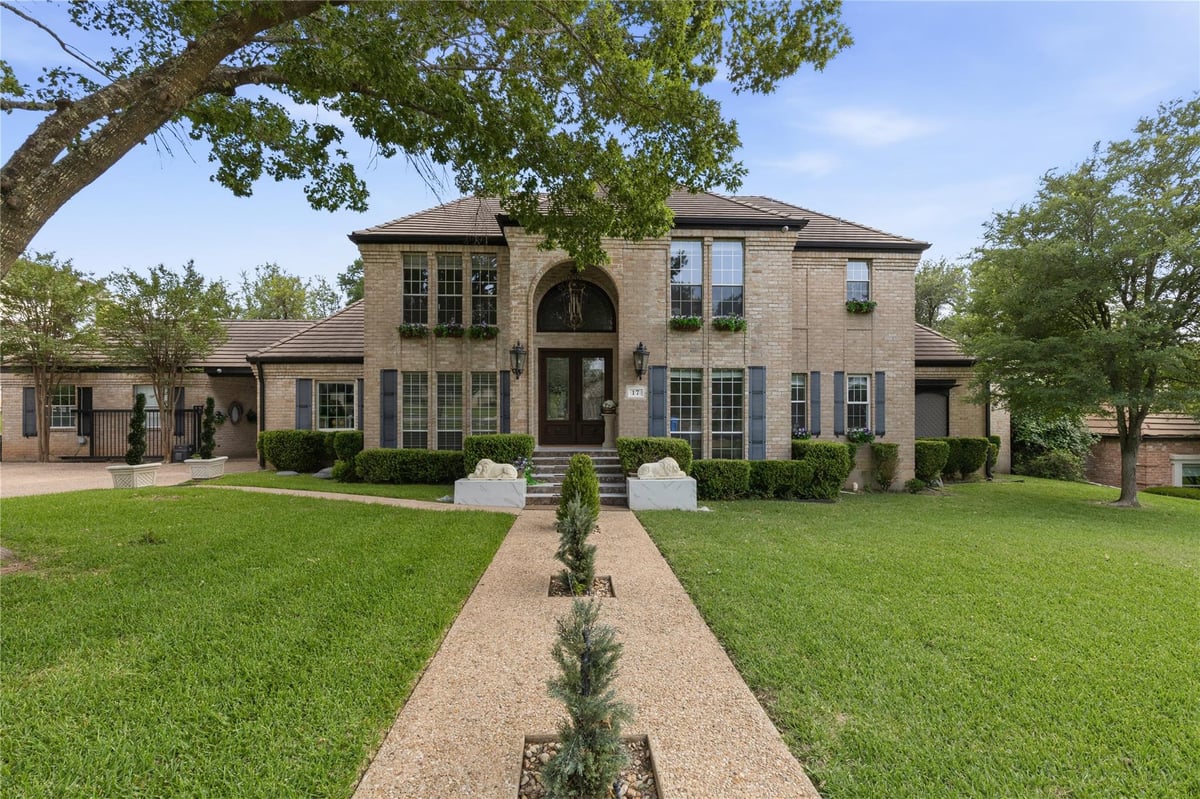 View 17 Hedgebrook WAY in Hills Lakeway Ph 09 17 Hedgebrook WAY - front exterior - Luxury home in Hills Lakeway Ph 09, The Hills, TX