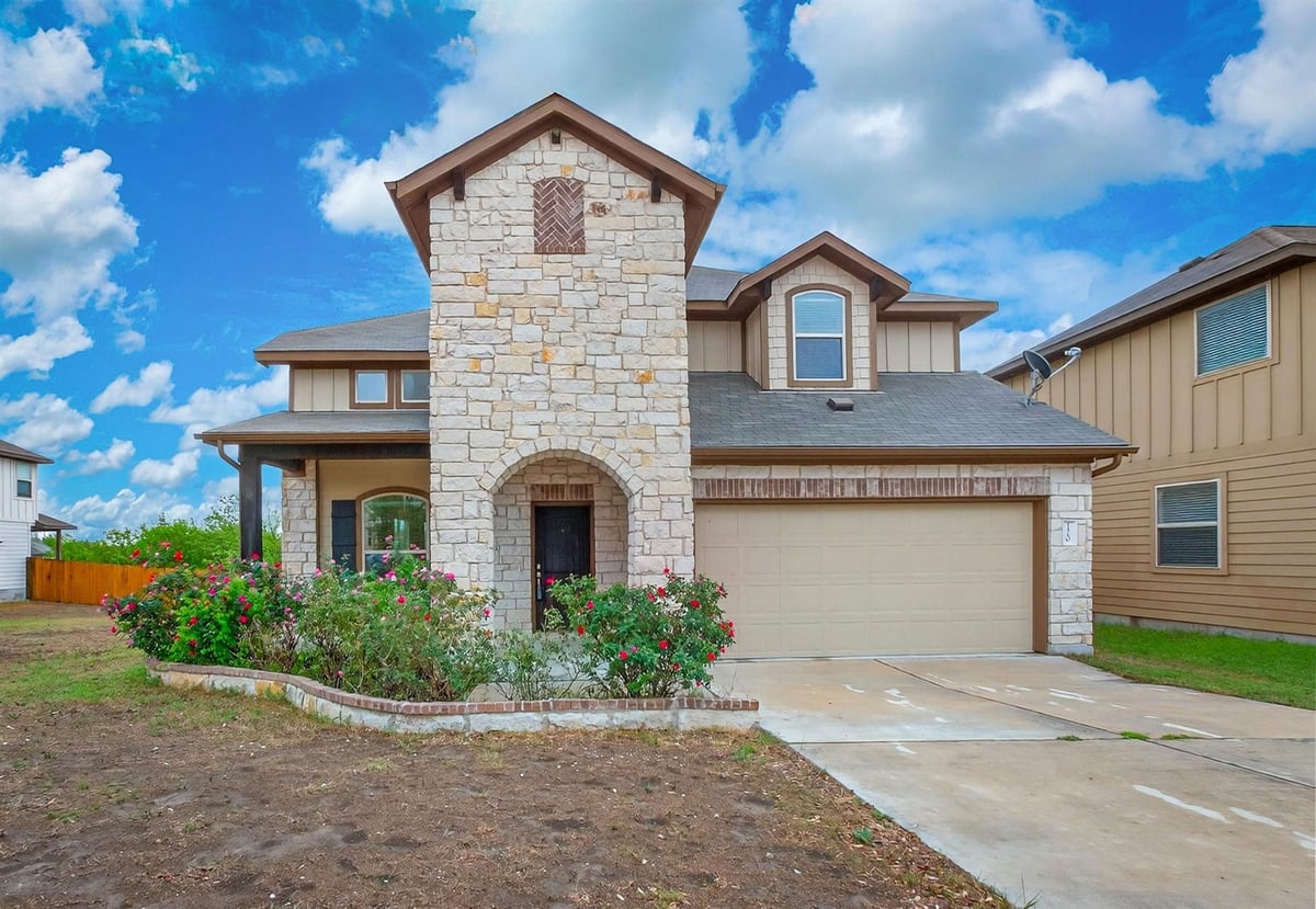 View 170 Albatross Cv in Shadow Creek 170 Albatross Cv - property photo 1 - Luxury home in Shadow Creek, Buda, TX