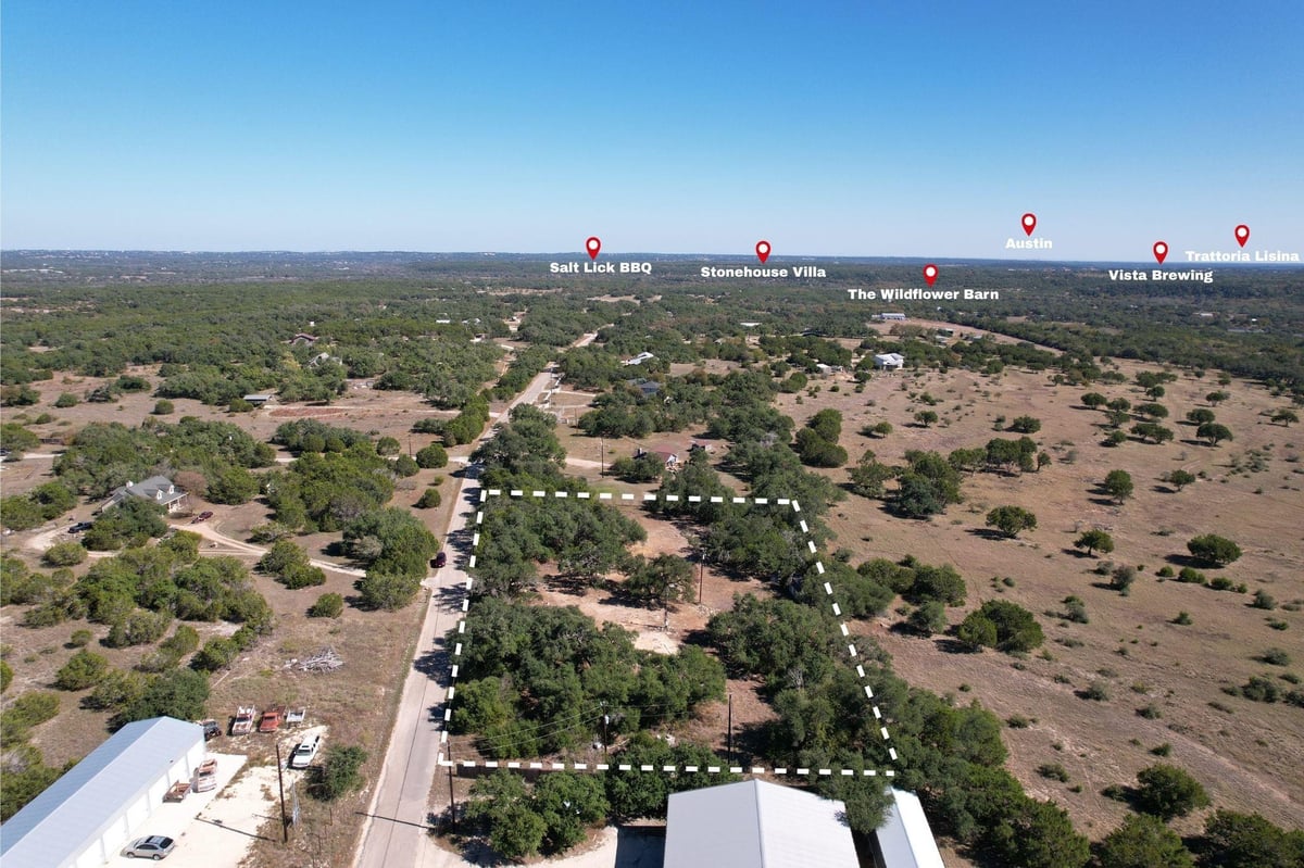 170 Brownson Ln - front exterior - Luxury lot in Syphrett Estates, Driftwood, TX
