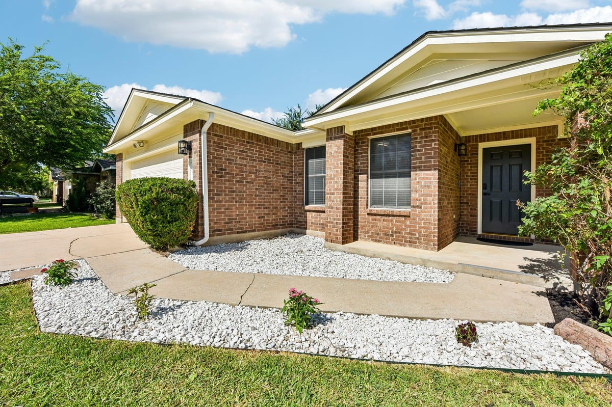 View 170 Kates CV in Creekside Park Sec 5 170 Kates CV - front exterior - Luxury home in Creekside Park Sec 5, Buda, TX