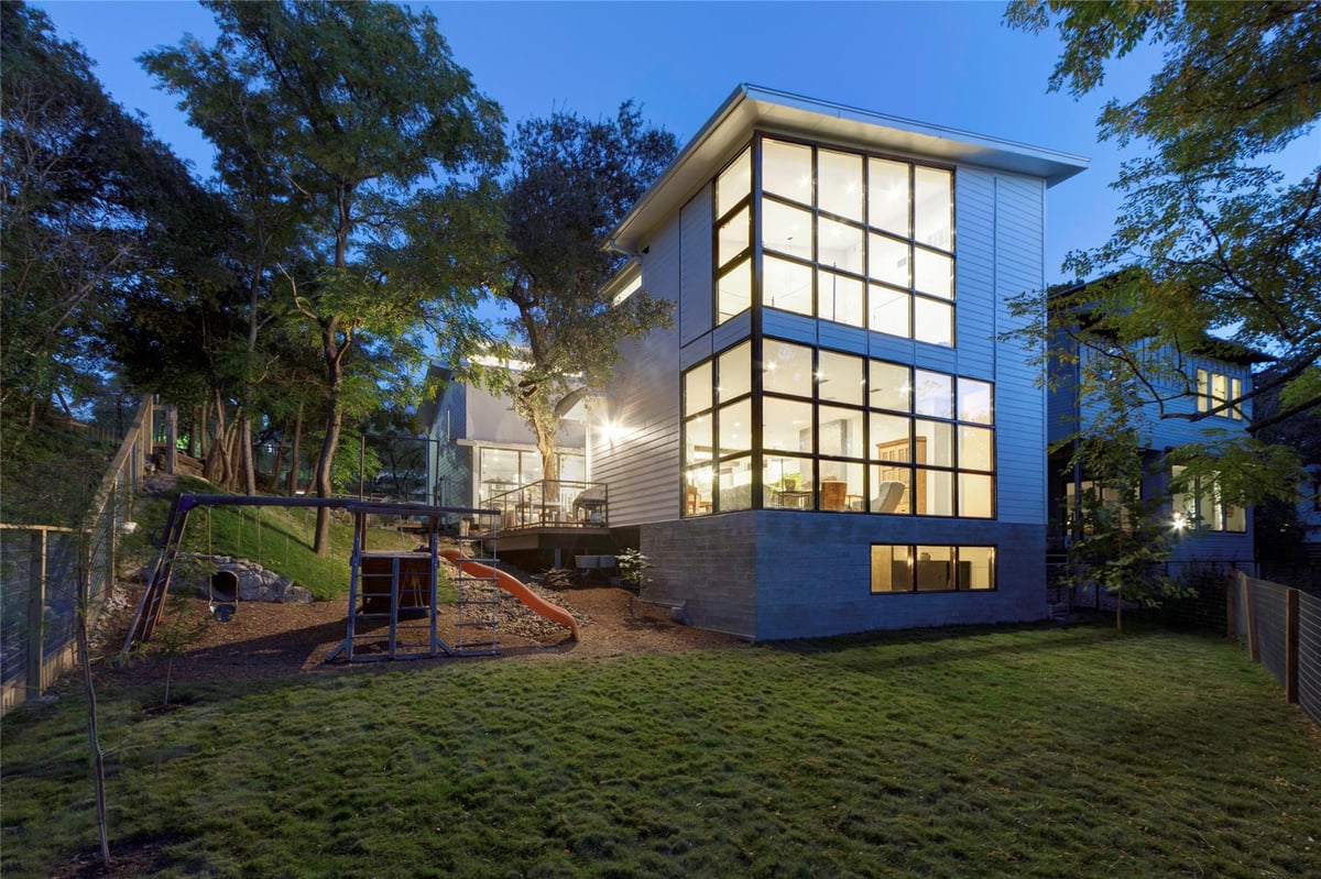 1700 S 6th St - front exterior - Luxury home in Bouldin Add North Ext, Austin, TX