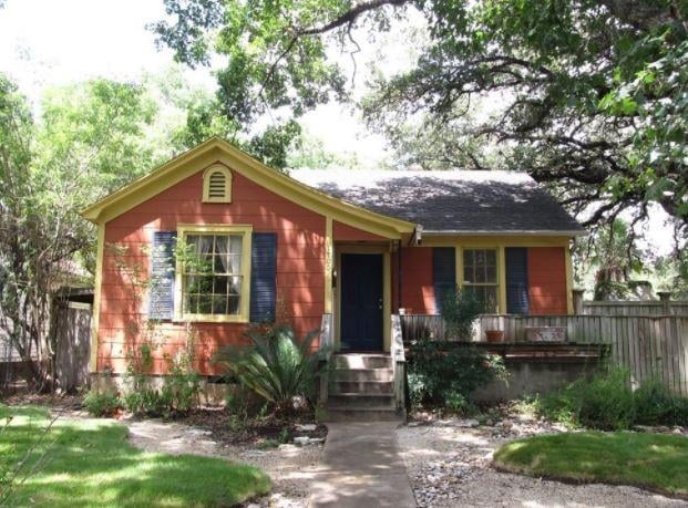 View 1700 W 30th ST Unit #A in Brykerwoods F 1700 W 30th ST Unit #A - property photo 1 - Luxury home in Brykerwoods F, Austin, TX