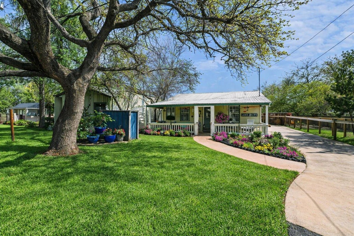 Living area at 17009 E Darleen Dr Unit #2 - 2 bed 2 bath home