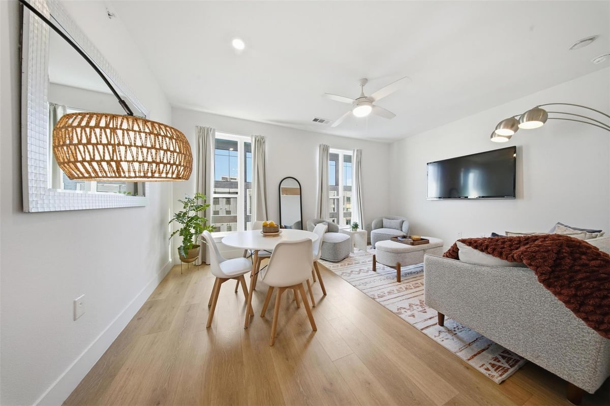Primary bedroom at 1701 Simond Ave Unit #615 - 1 bed 1 bath home
