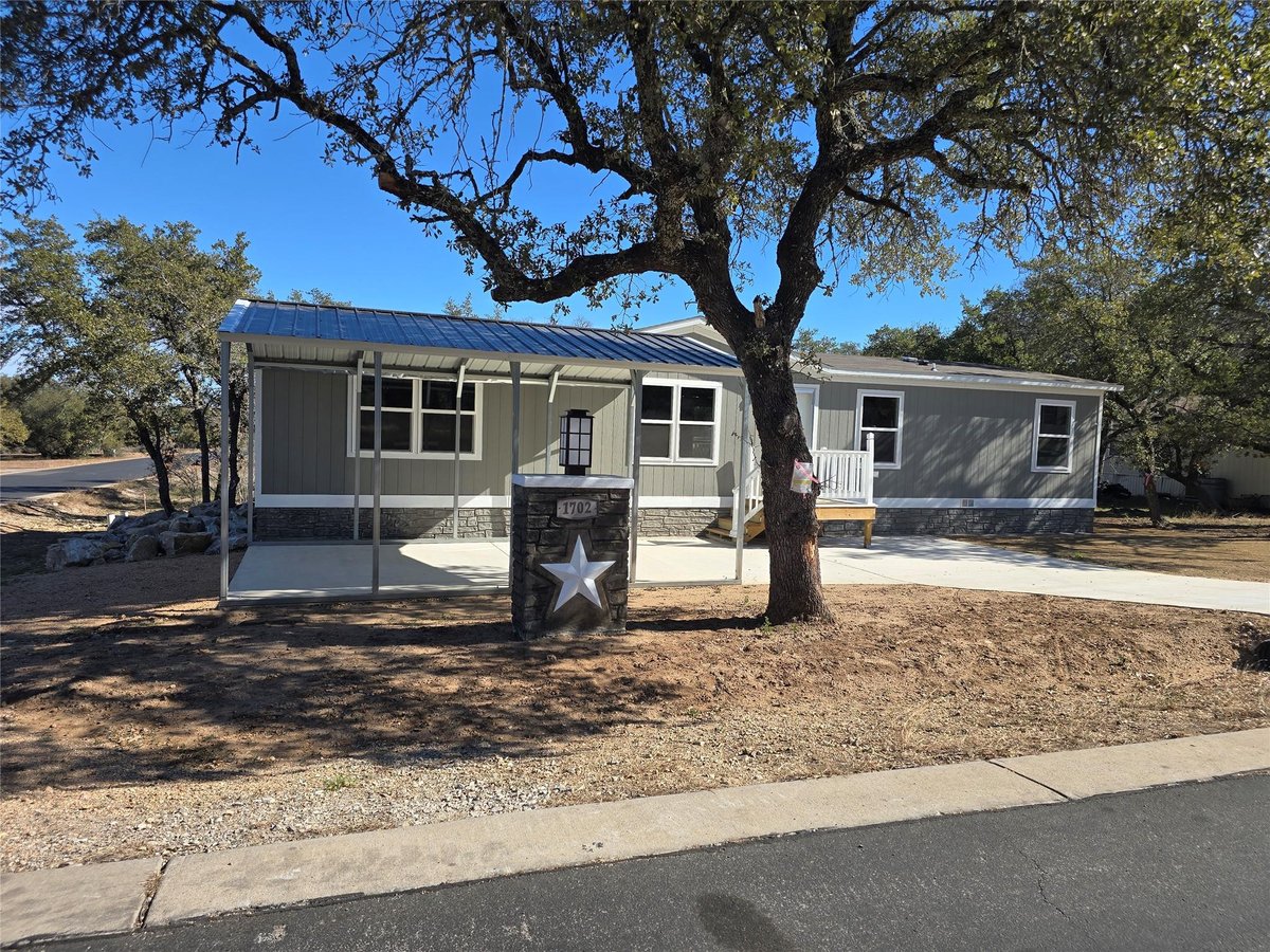 1702 Fox Foot DR - property photo 1 - Luxury home in Horseshoe Bay South, Horseshoe Bay, TX